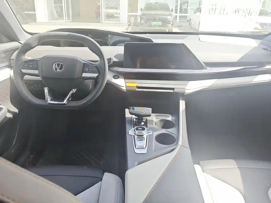 Changan UNI-V iDD 2024 2024 Blue Whale Smart iDD 136km Smart Premium