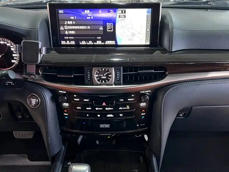 Lexus LX 2019 570 Dynamic Luxury Edition фото 9