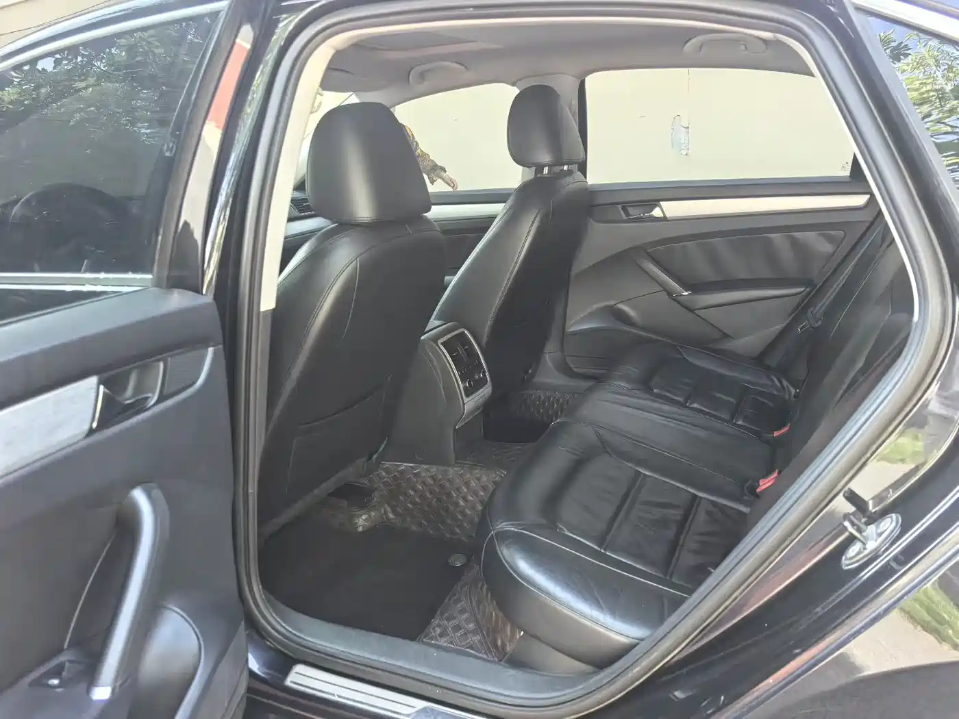 Volkswagen Passat 2011 1.8TSI DSG Honor Edition фото 8