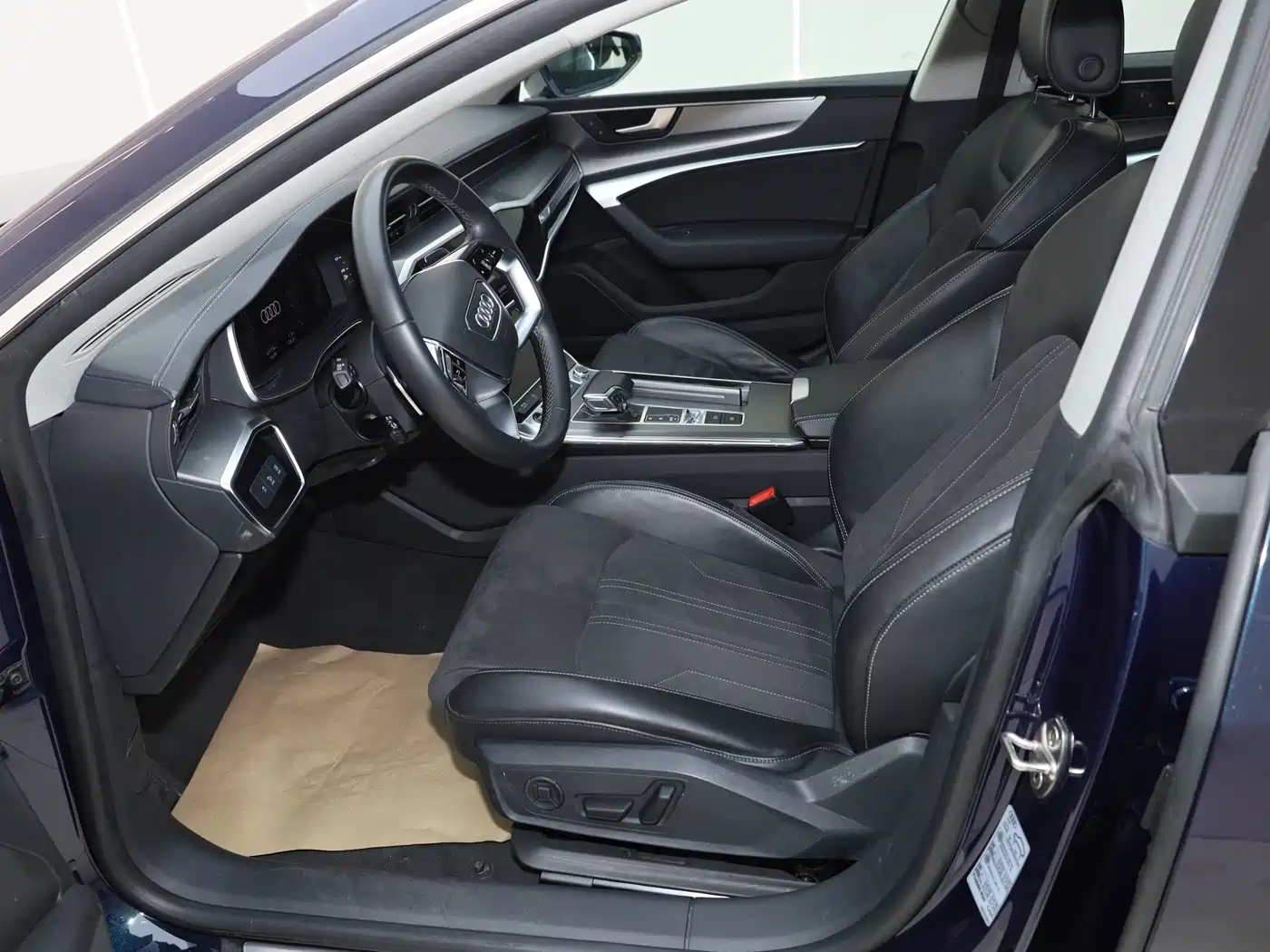 Audi A7L 2024 45TFSI S-line Dream Edition Crystal Package фото 19