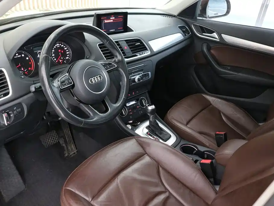 Photo 10 - Audi Q3