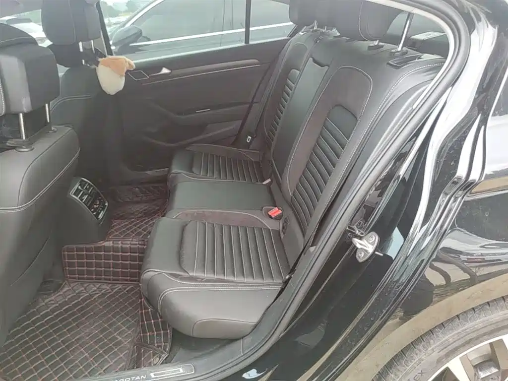 Volkswagen Magotan 2020 330TSI DSG Leading фото 17