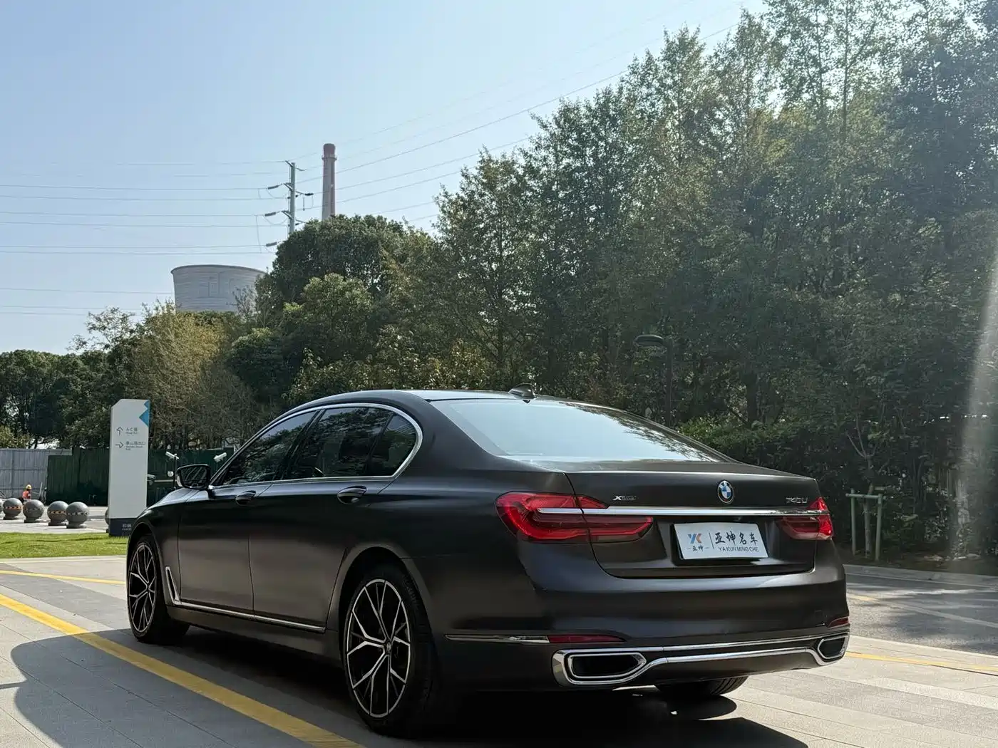 BMW 7 Series 2018 740Li xDrive Luxury M Sport Package Black Flame Edition фото 6
