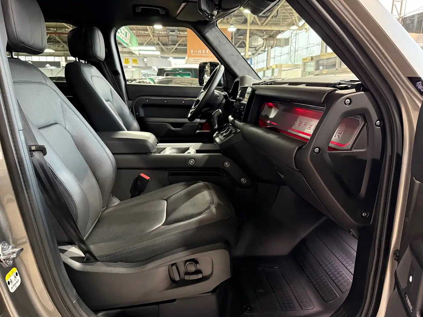 Land Rover Defender 2025 110 3.0T P400 X фото 8