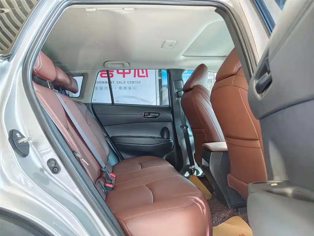 Toyota Frontlander 2024 2.0L CVT Leading Edition фото 15