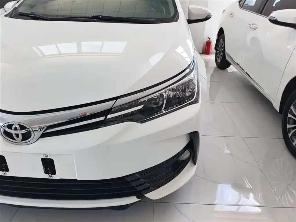 Toyota Corolla 2017 Facelift 1.2T S-CVT GL фото 24