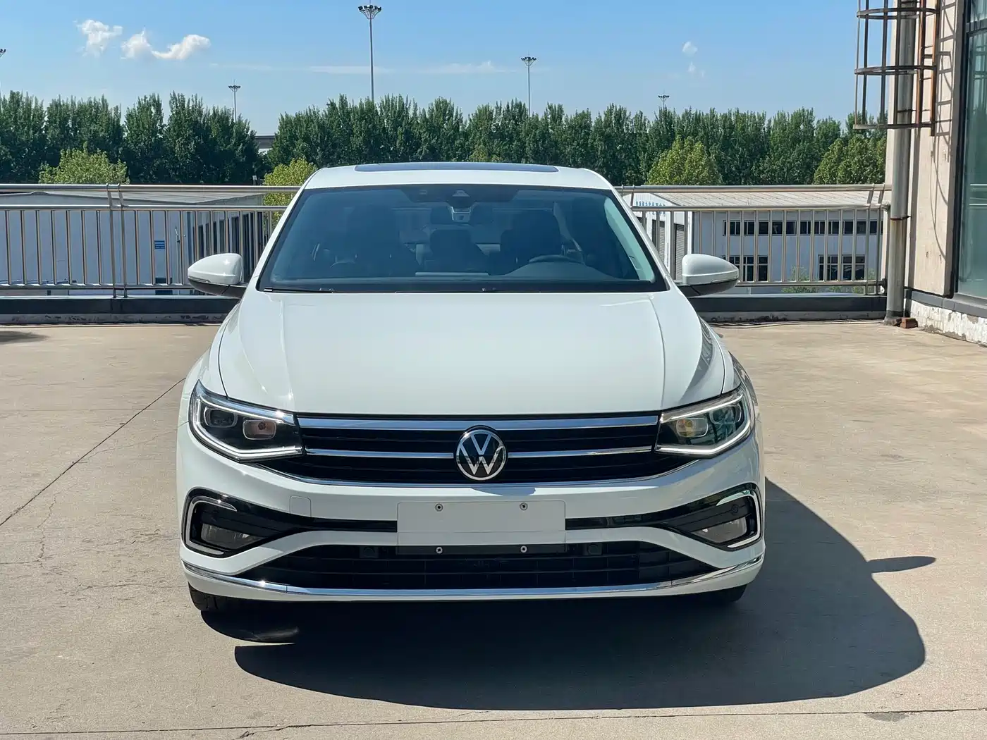 Volkswagen Bora 2023 280TSI DSG Prestige Edition фото 2