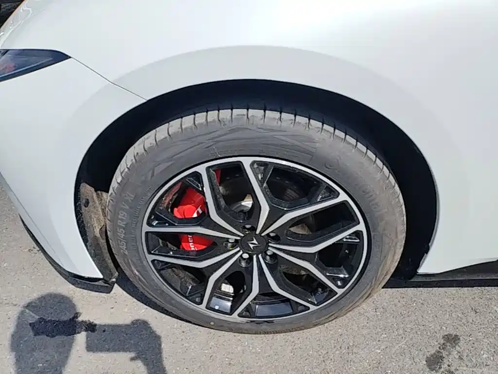 Dongfeng Yipai eπ007 2026 2025 EREV 230Pro Cruise Edition