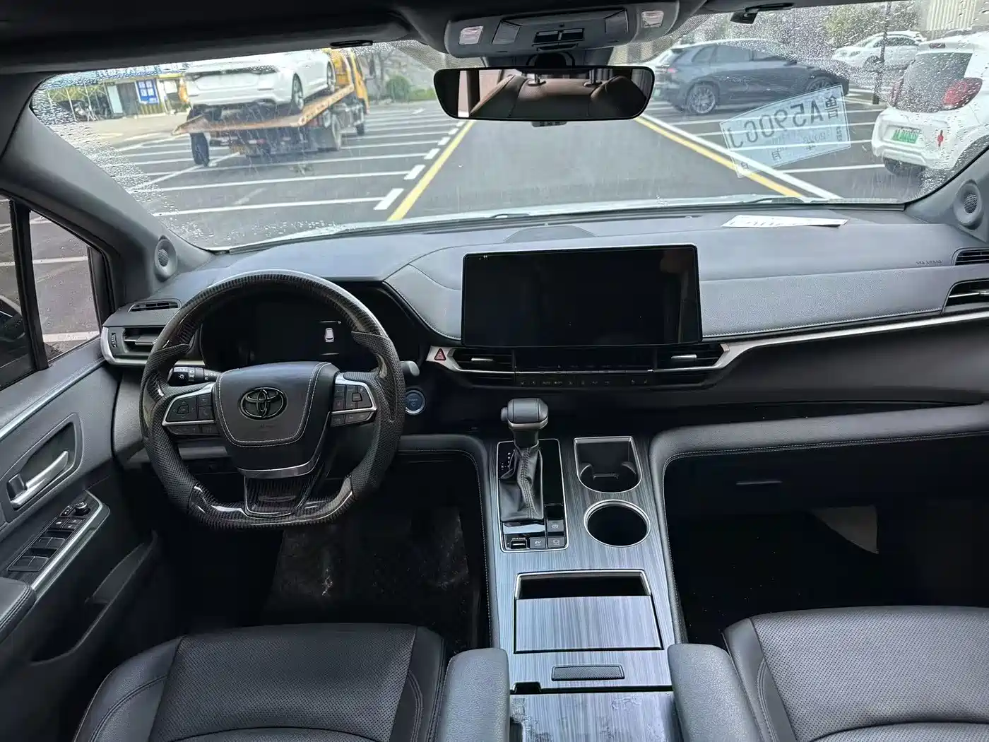 Toyota Sienna 2023 2.5L Hybrid Premium Edition фото 5