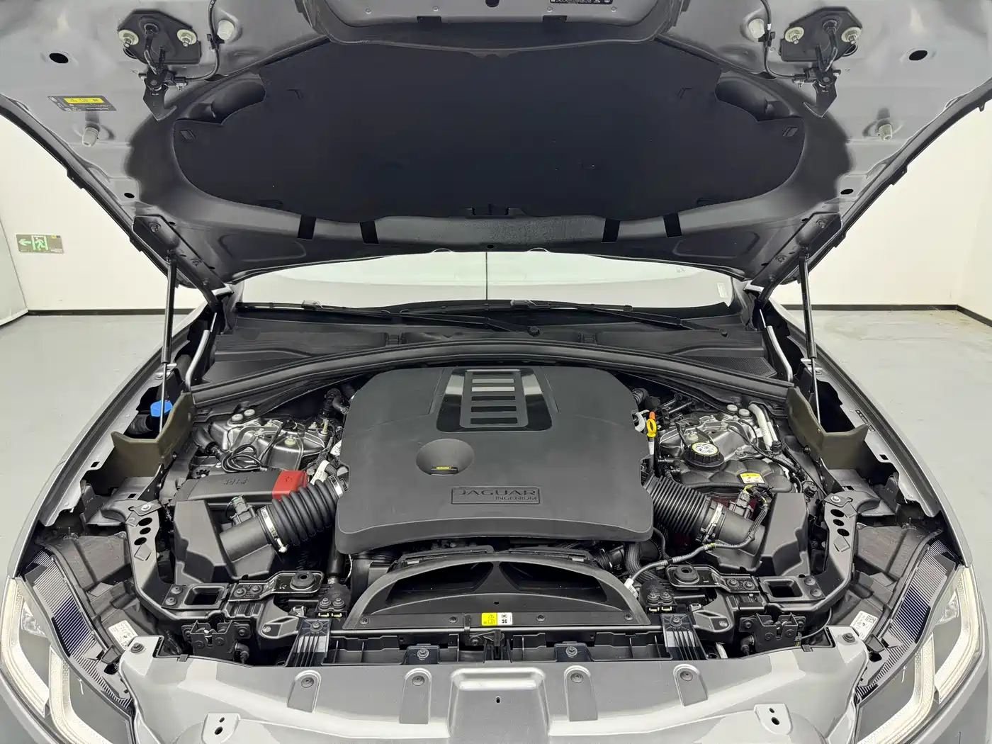 Jaguar F-PACE 2022 2022 Model P340 R-Dynamic SE