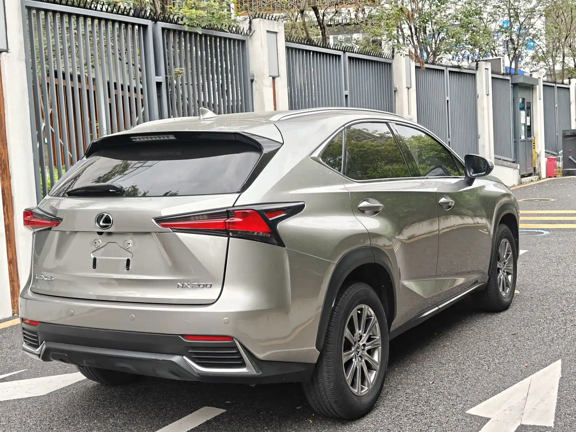 صورة 6 - Lexus NX