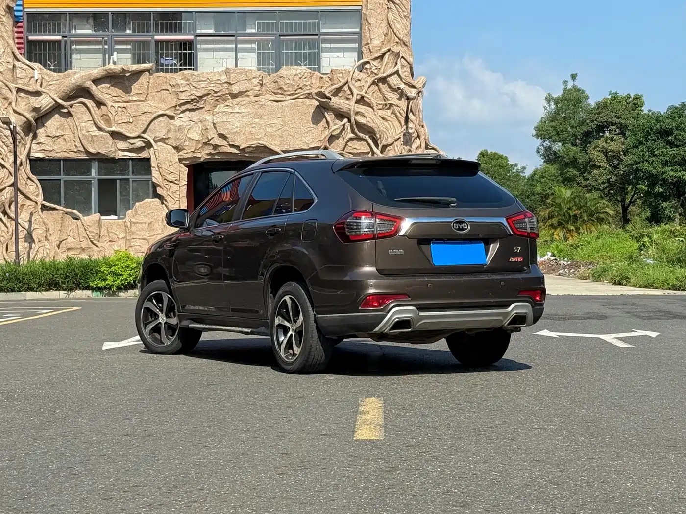 BYD S7 2017 2017 2.0T Automatic Luxury Model