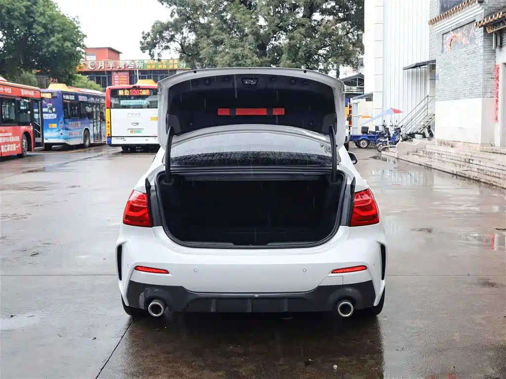BMW 1 Series 2022 120i M Sport фото 15