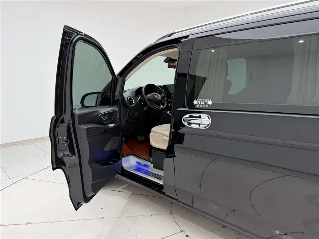 Mercedes-Benz Vito 2021 2.0T Business Edition 9-seater фото 13