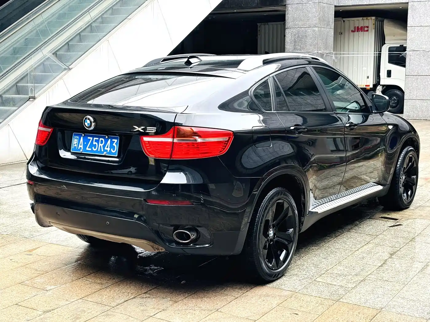Photo 9 - BMW X6