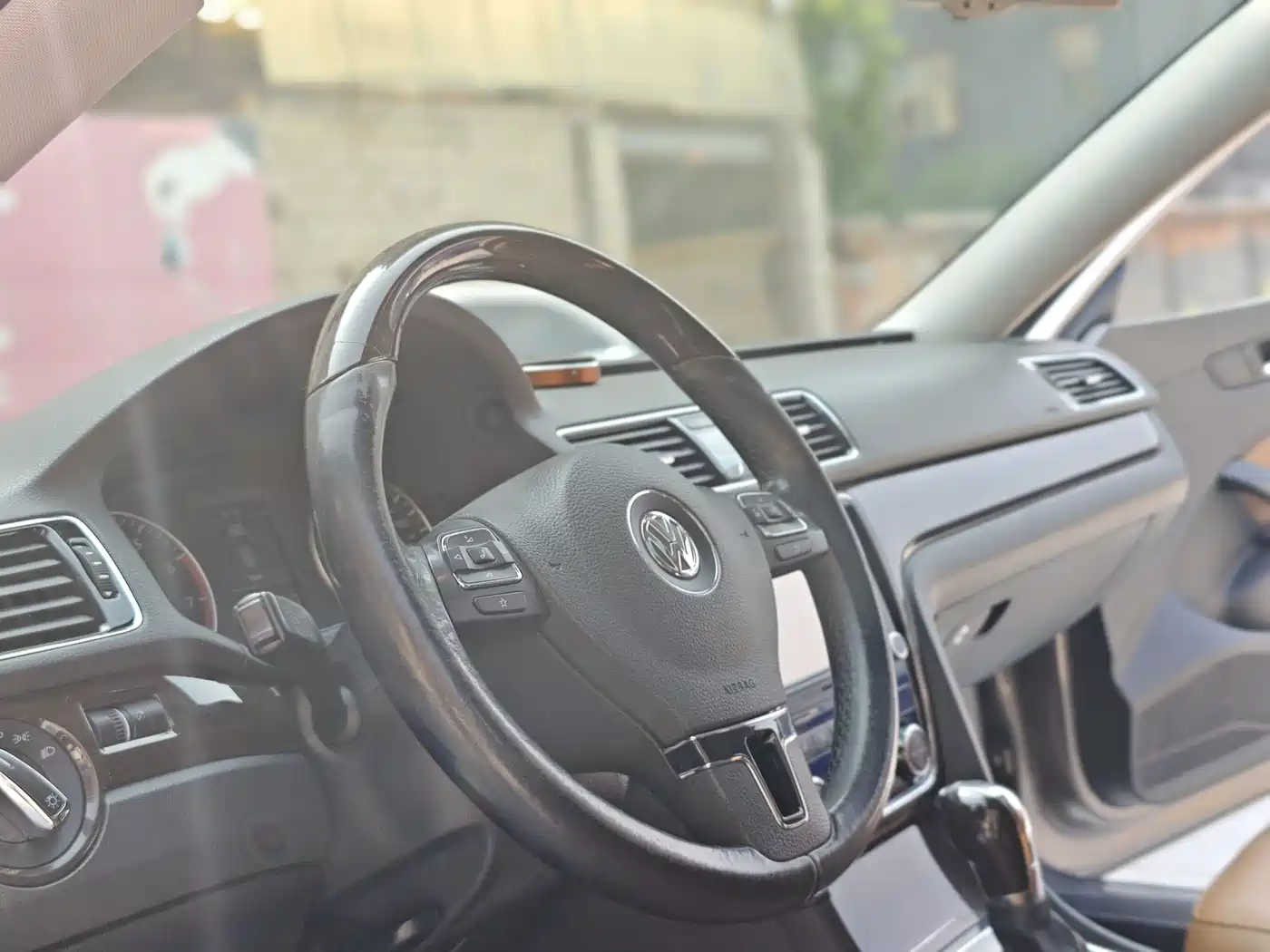 Volkswagen Passat 2014 2.0TSI DSG Ultimate Edition фото 10