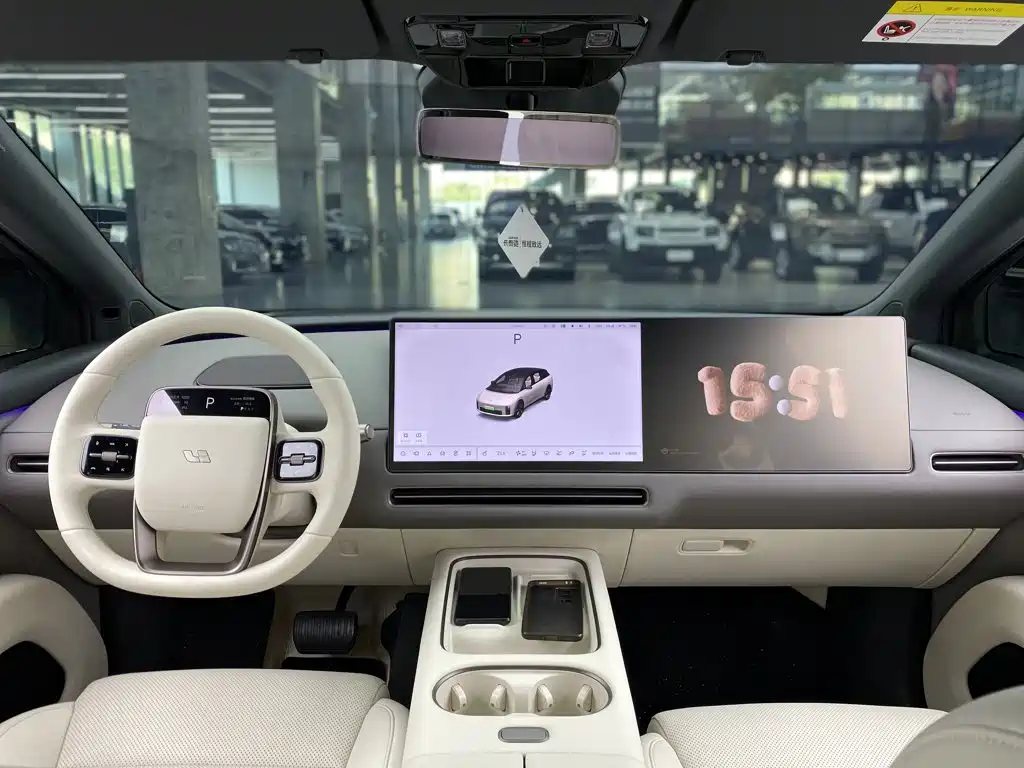 Li Auto i6 2025 2025 4WD Base Model