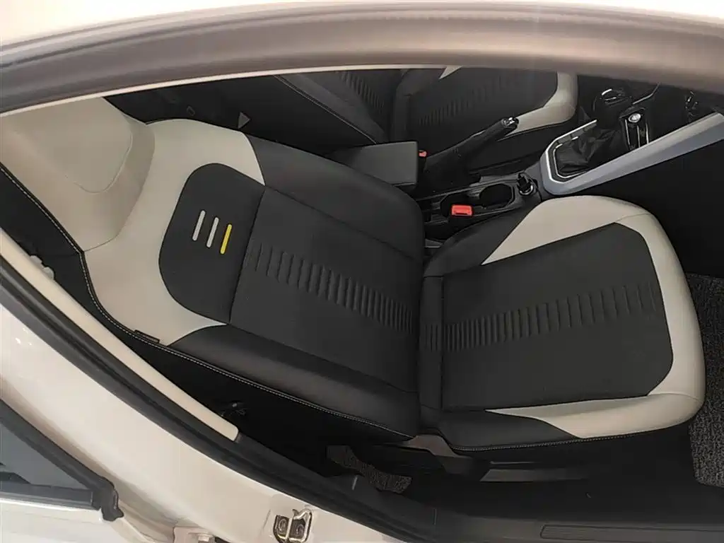 Volkswagen Polo 2021 Plus 1.5L Automatic Colorful Tech Edition фото 24
