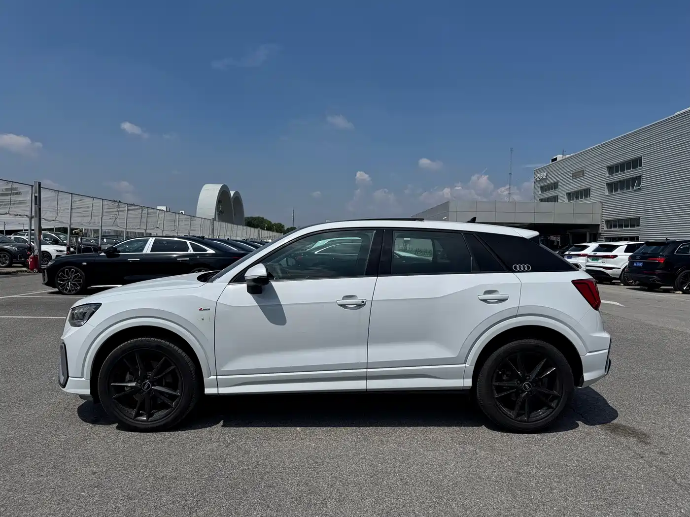 Фото 3 - Audi Q2L