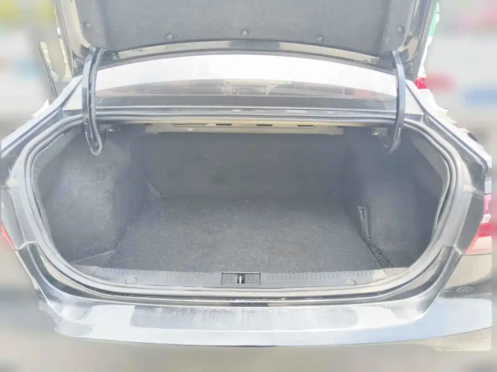 Photo 5 - Roewe i6