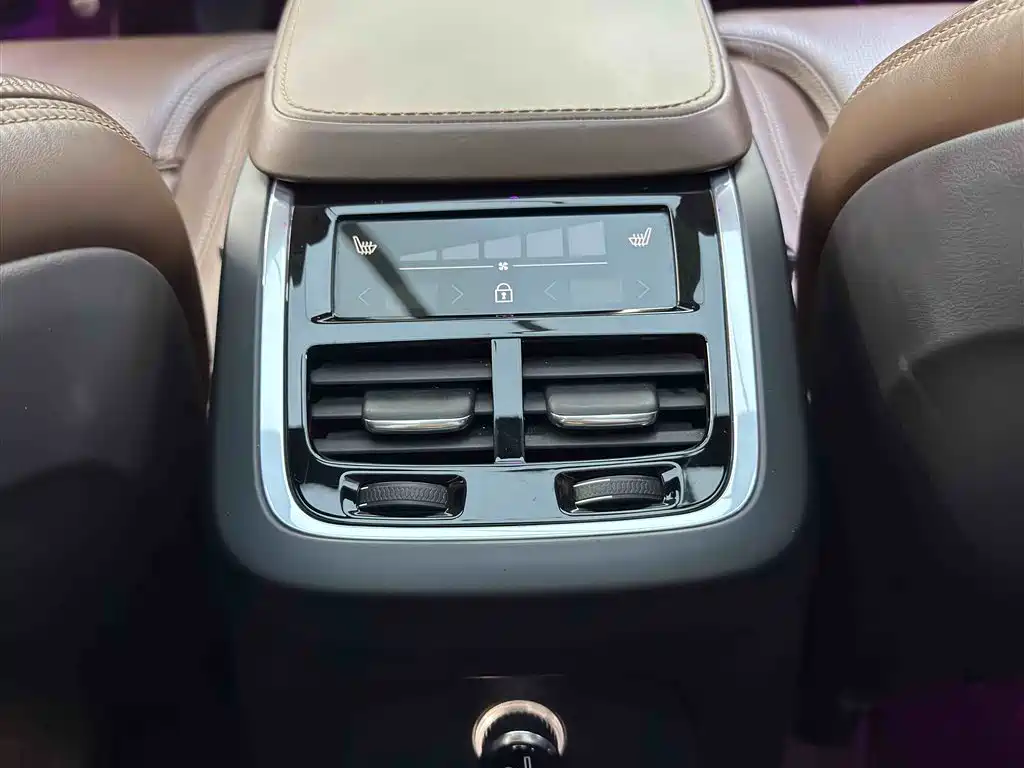 VOLVO XC90 PLUG IN HYBRID