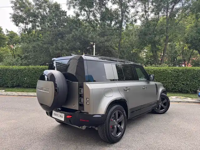 Land Rover Defender 2025 110 3.0T P400 X — фото 5