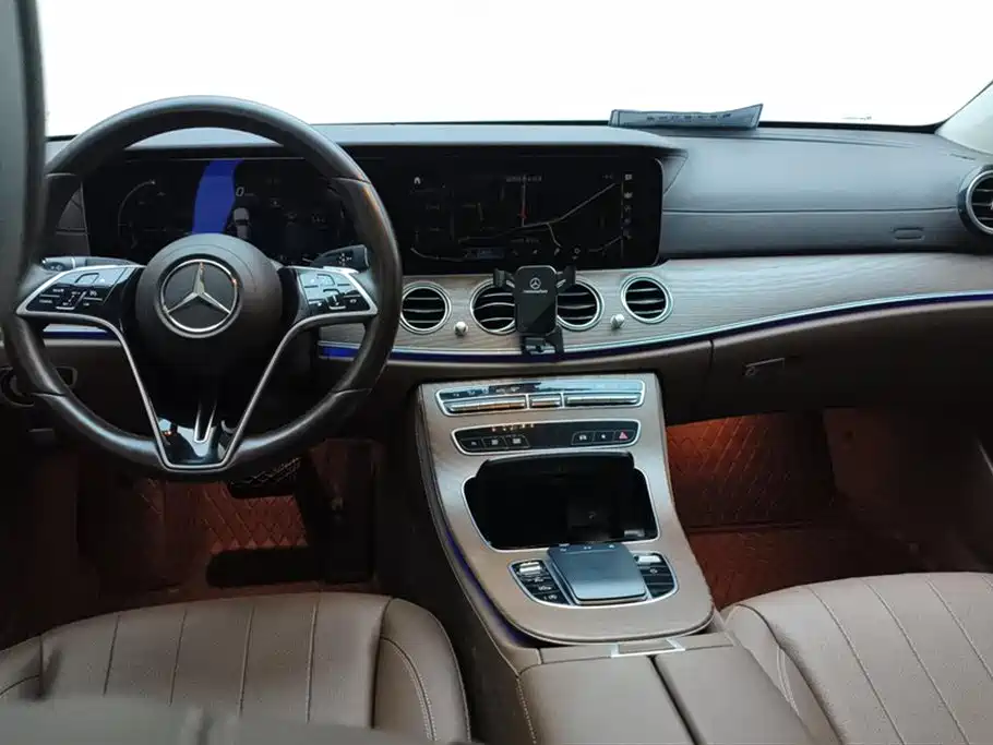 MERCEDES-BENZ E CLASS