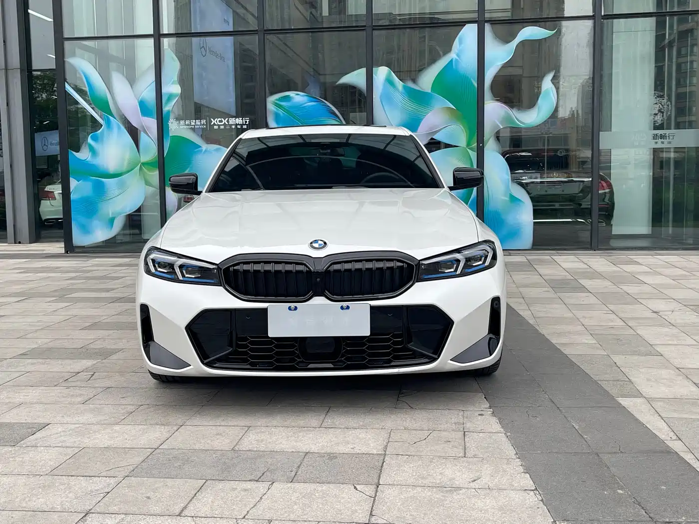 BMW 3 Series 2025 330Li Premium M Sport Night Edition фото 2