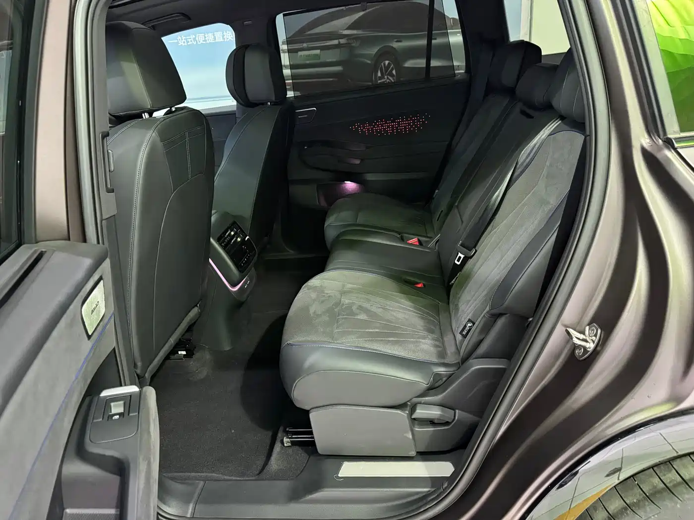 Volkswagen Teramont 2025 Teramont Pro 450TSI 4WD Summit Edition фото 10