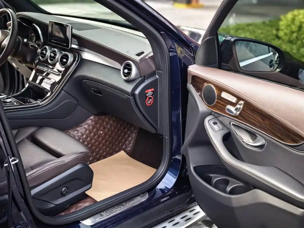 Mercedes-Benz GLC 2018 Facelift GLC 260 4MATIC Luxury фото 8