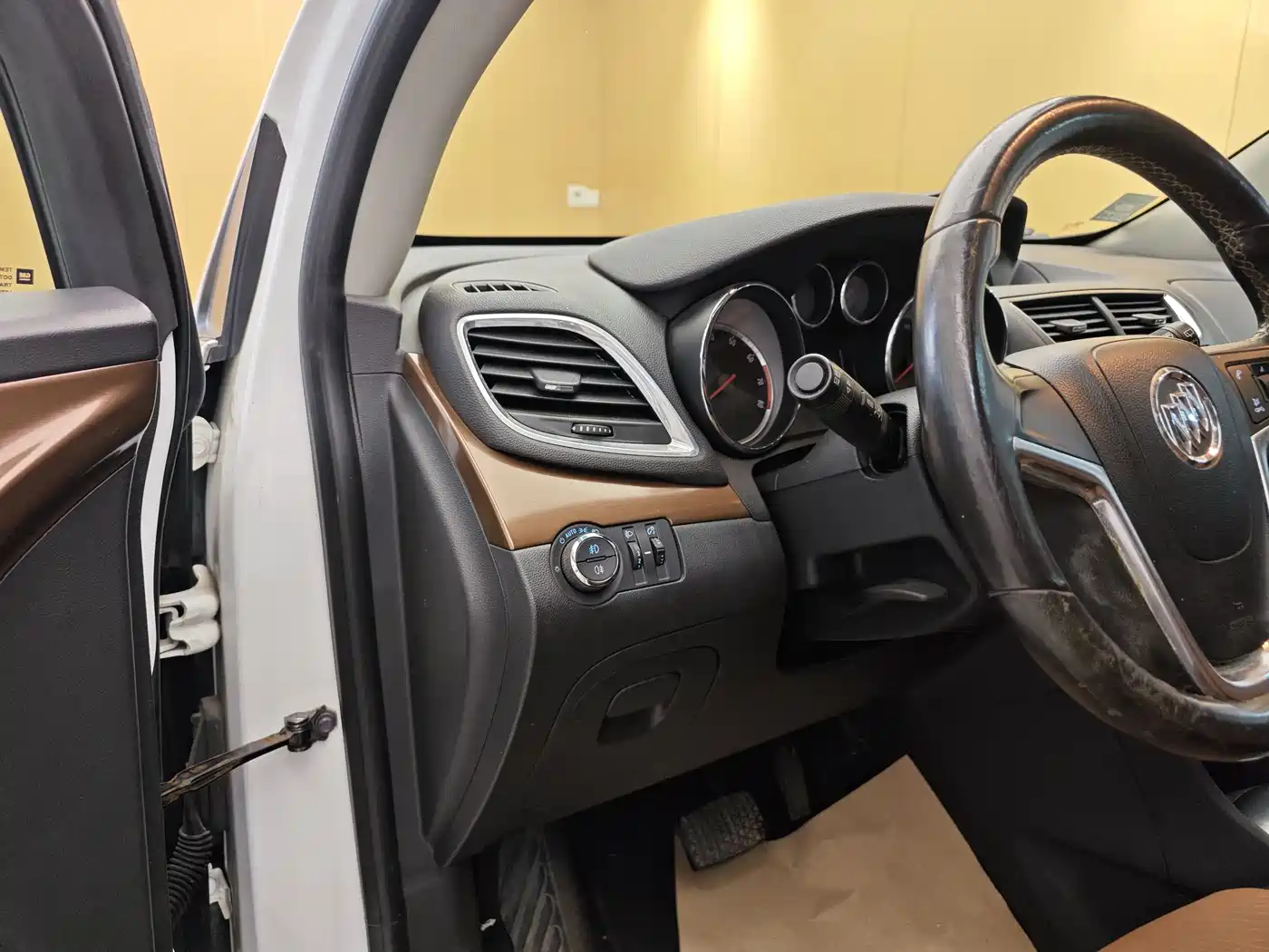 Buick Encore 2014 1.4T Automatic 2WD Urban Elite фото 11