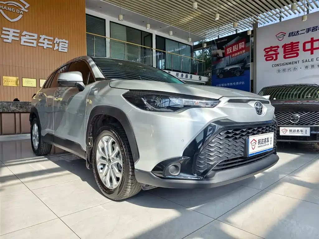 Toyota Frontlander 2024 2.0L CVT Leading Edition фото 3