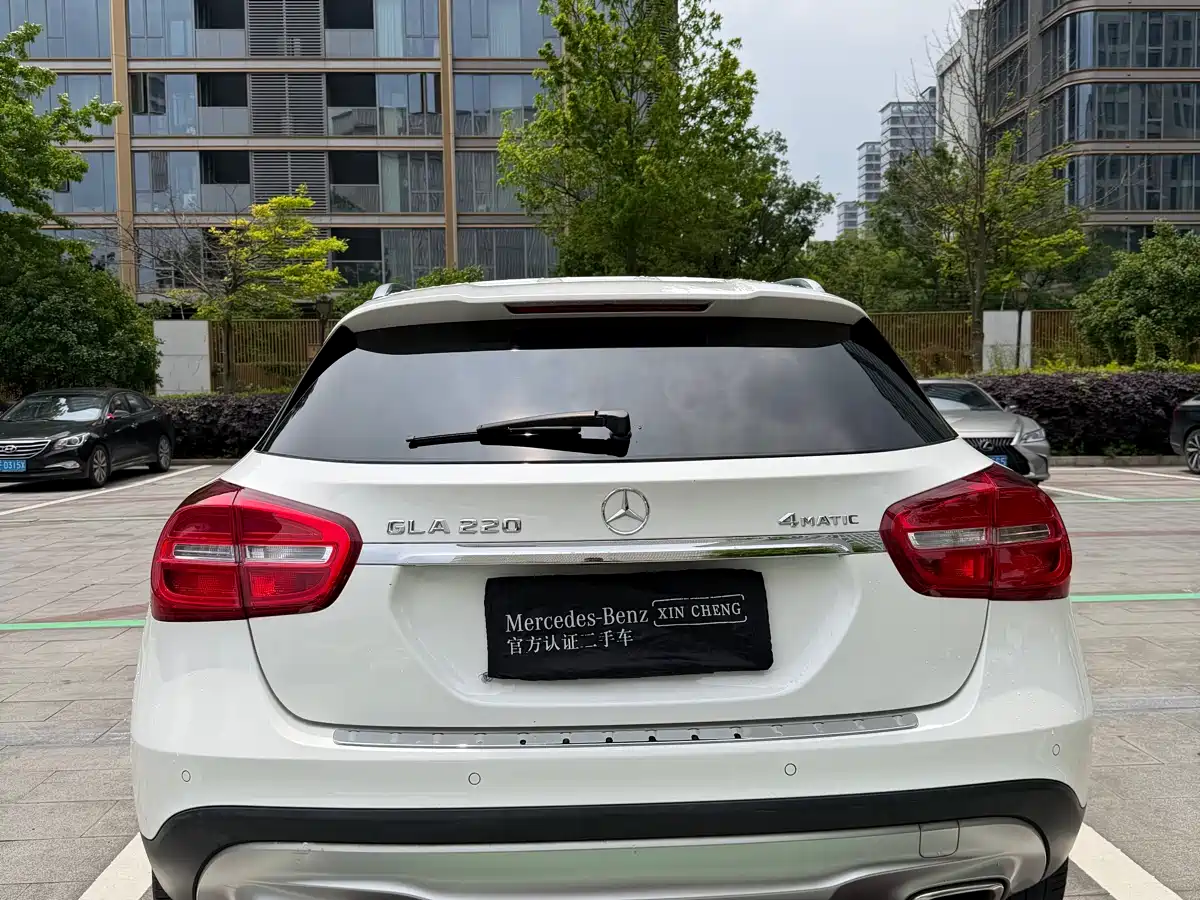 Mercedes-Benz GLA 2015 GLA 220 4MATIC Luxury фото 6
