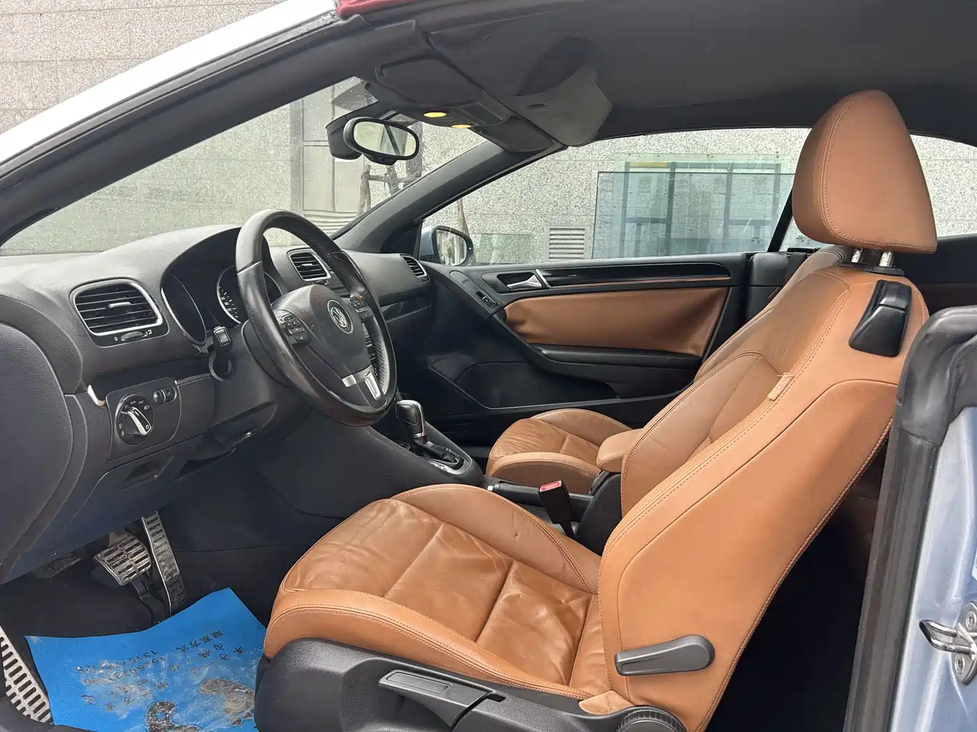 Volkswagen Golf (Import) 2012 1.4TSI Luxury Convertible Edition фото 7