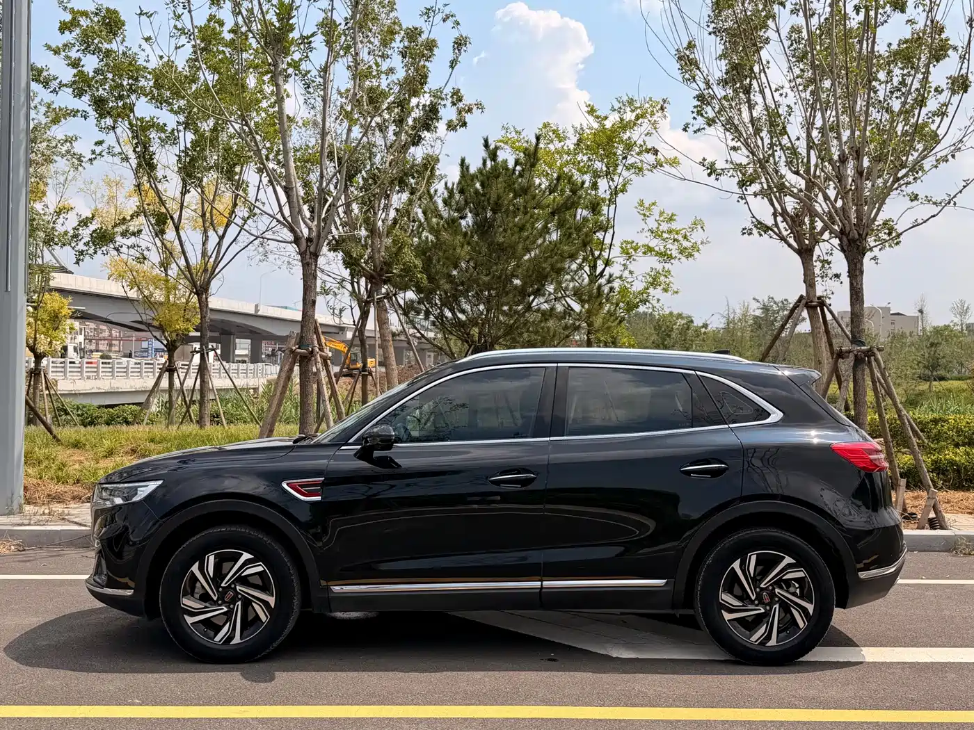 Фото 8 - Hongqi HS5