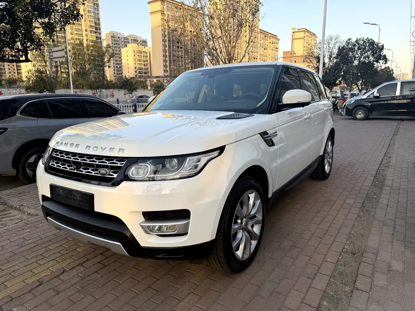 Land Rover Range Rover Sport 2015 3.0 SDV6 HSE фото 12