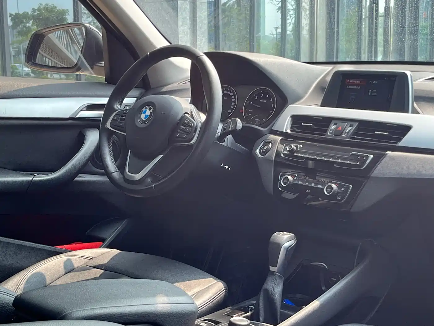 BMW X1 2018 sDrive18Li Fashion Model фото 12