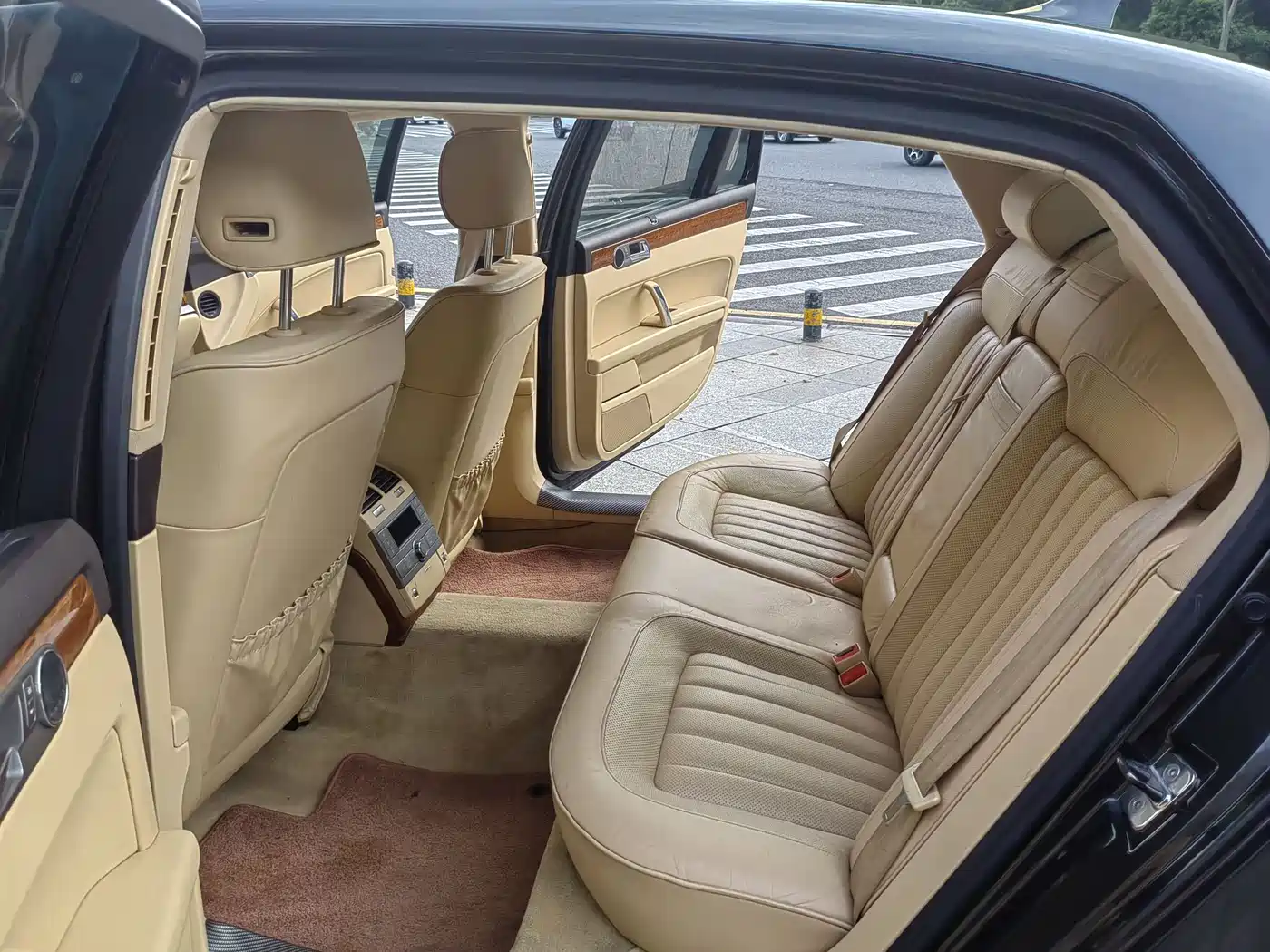 Volkswagen Phaeton 2011 3.6L V6 5-seat Extended Business Edition фото 13