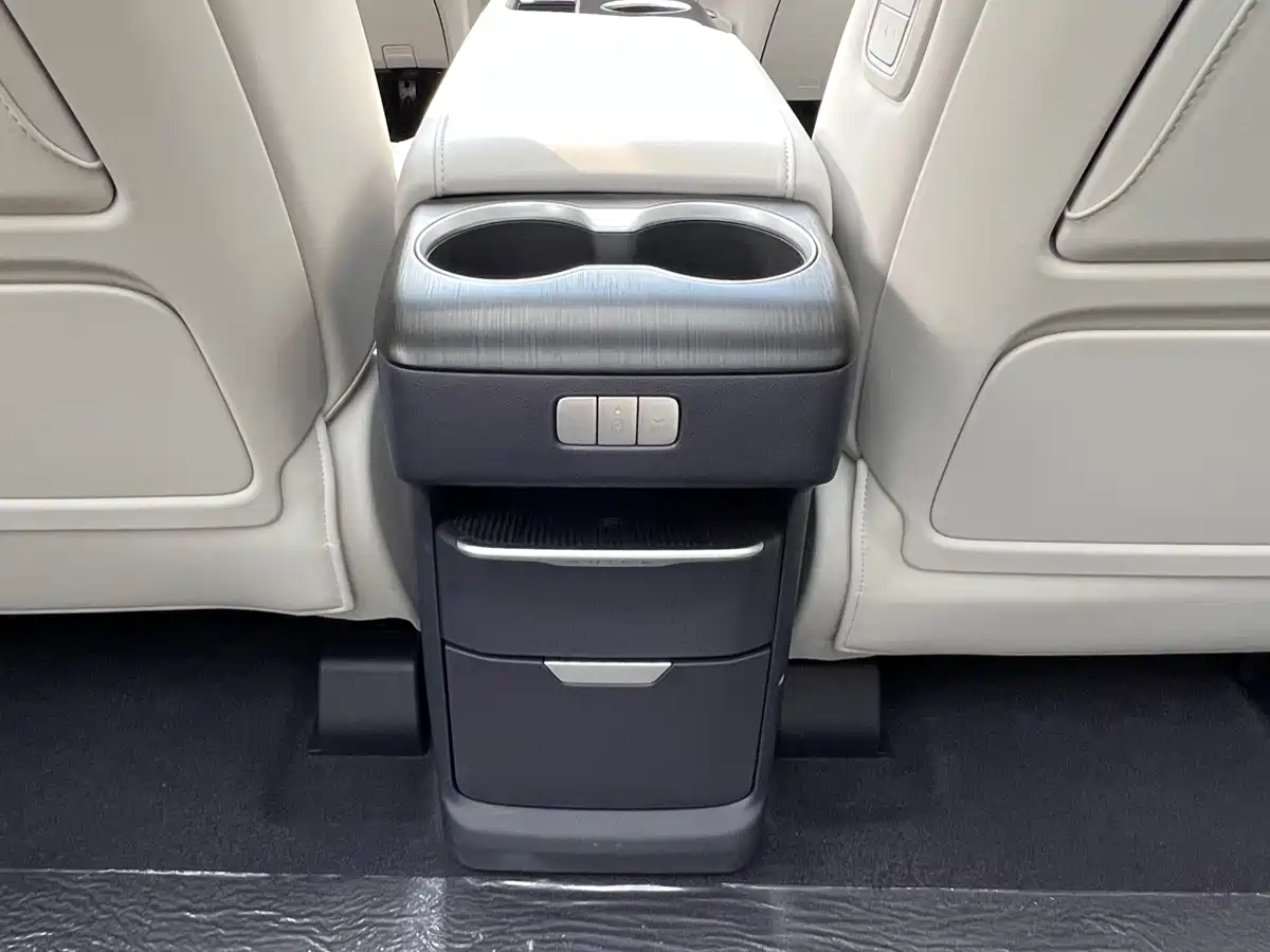 BUICK GL8 NEW ENERGY