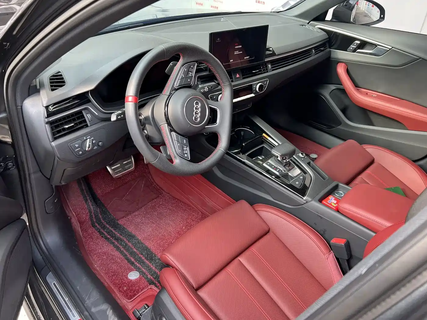 Audi A4L 2025 2025 2 Million Celebration Edition 40 TFSI Luxury Dynamic