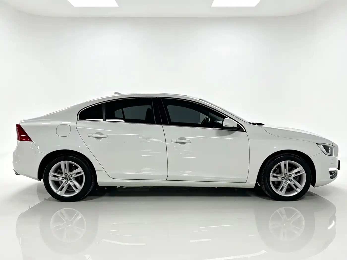 Фото 5 - Volvo S60