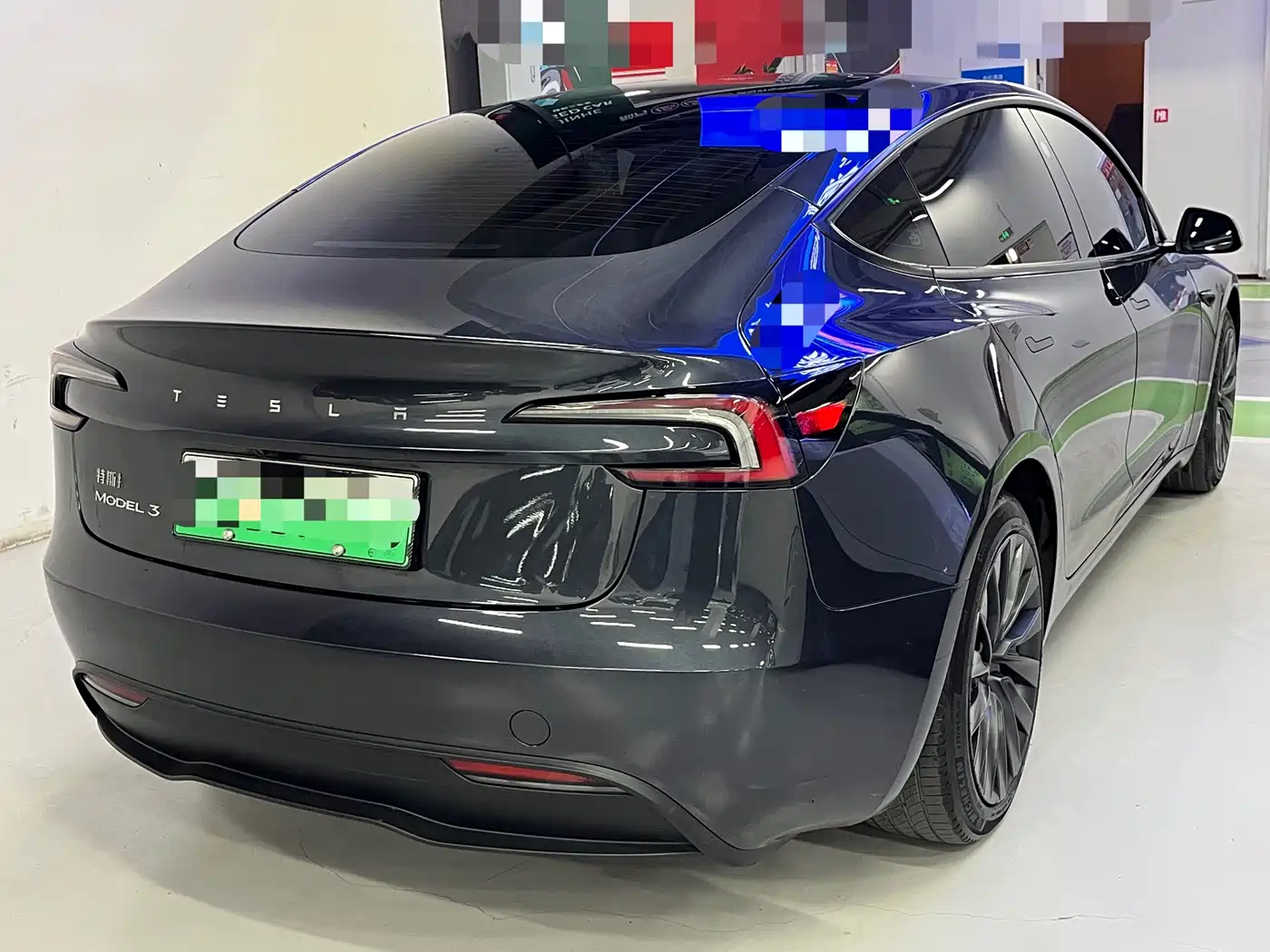 TESLA MODEL 3