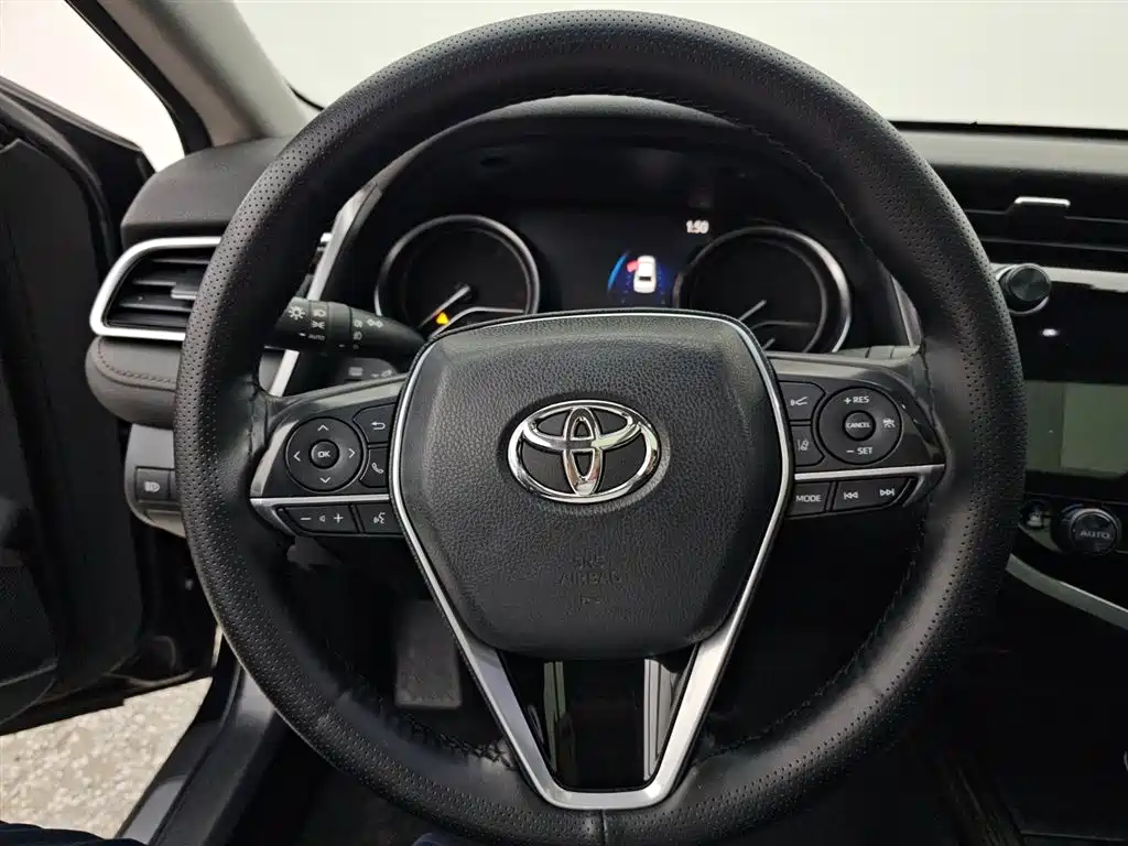 Toyota Camry 2021 2.5G Luxury Edition фото 9
