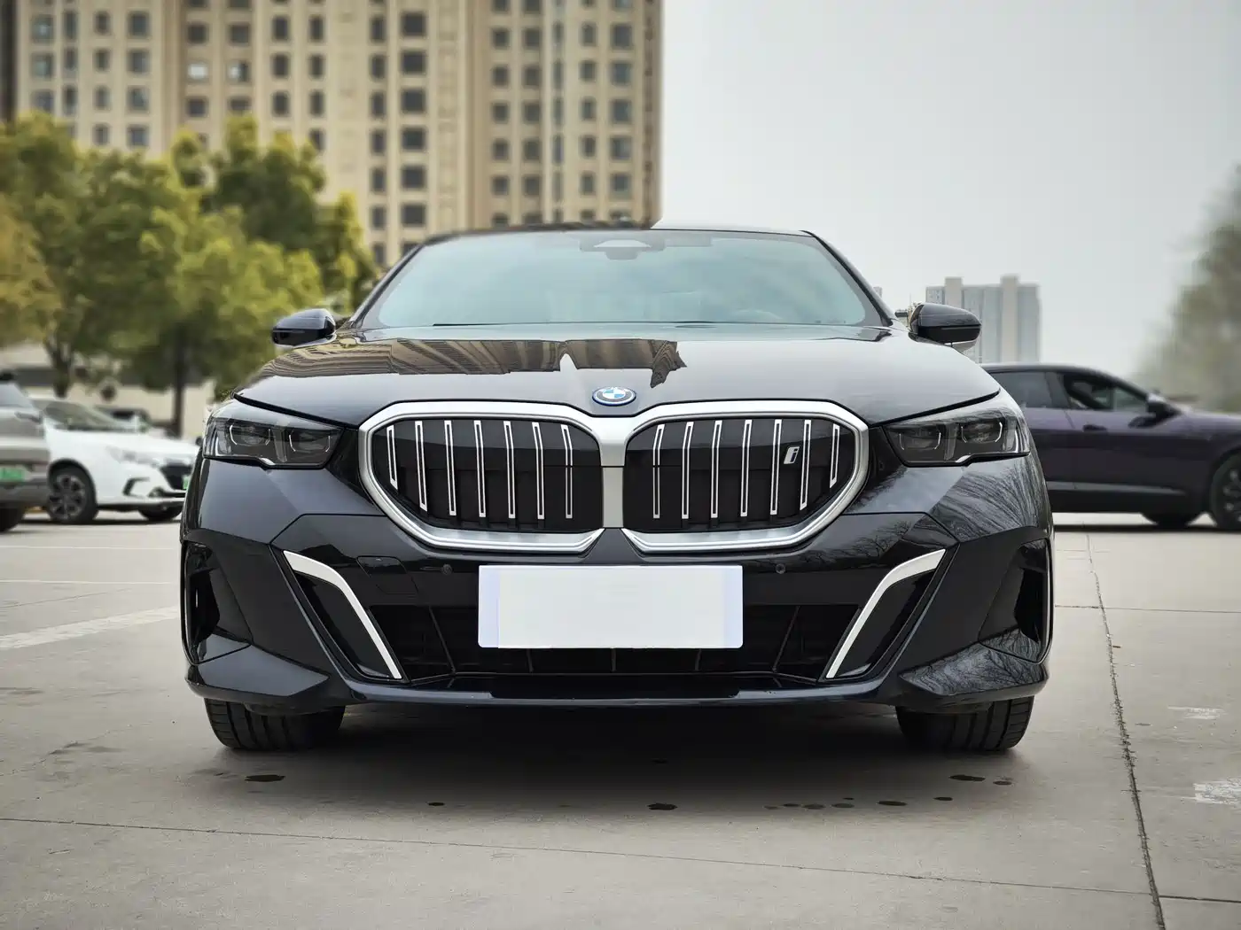 BMW I5