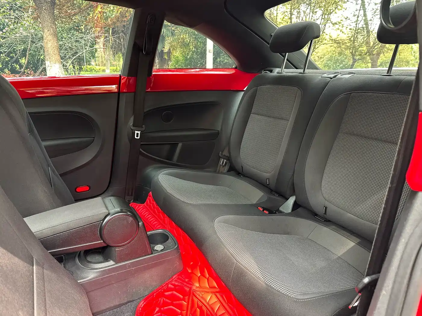 Volkswagen Beetle 2013 1.4TSI Fashion Edition фото 9