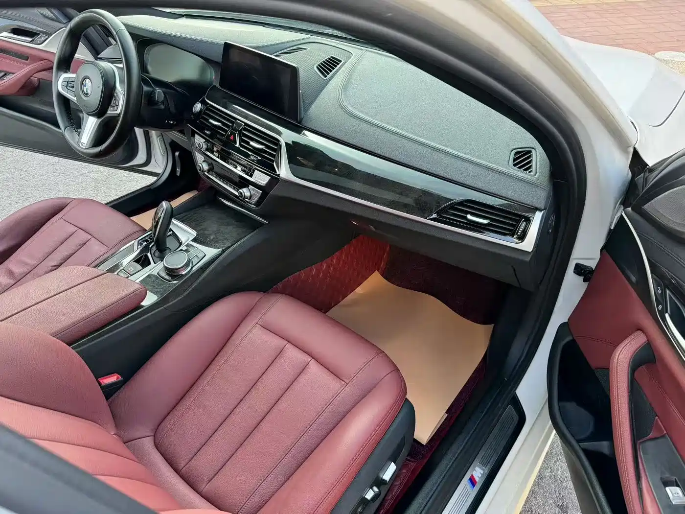 BMW 5 Series 2019 530Li Leading M Sport Package фото 7