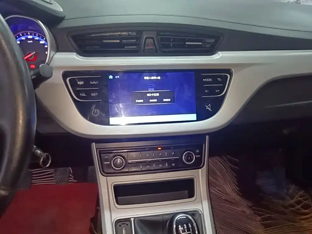 Фото 13 - Geely Vision