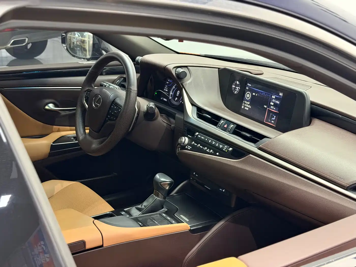 Lexus ES 2021 200 Excellence Edition фото 8
