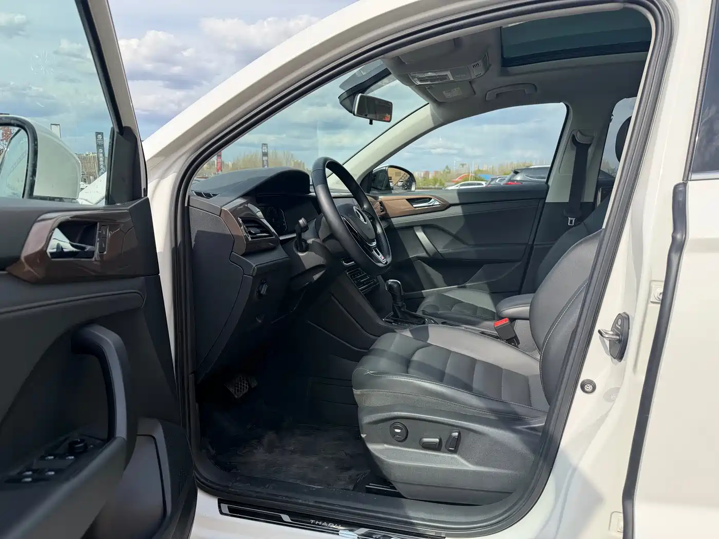 Volkswagen Tharu 2021 280TSI 2WD Luxury Plus фото 7