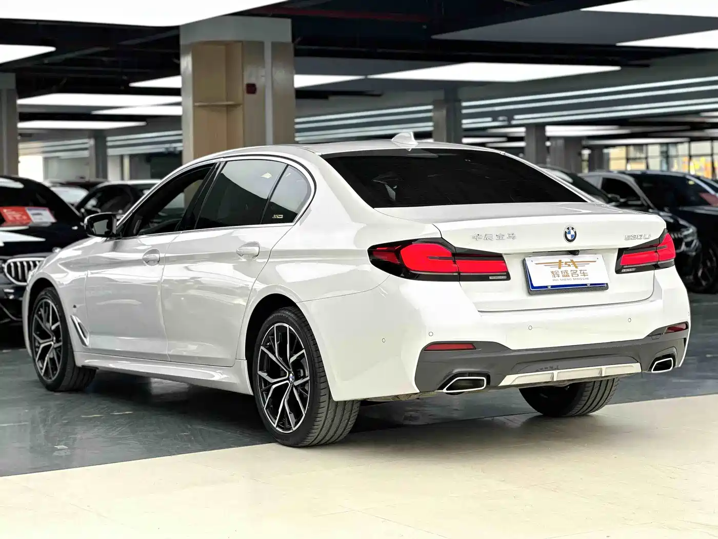 BMW 5 Series 2023 530Li Premium M Sport Package фото 3